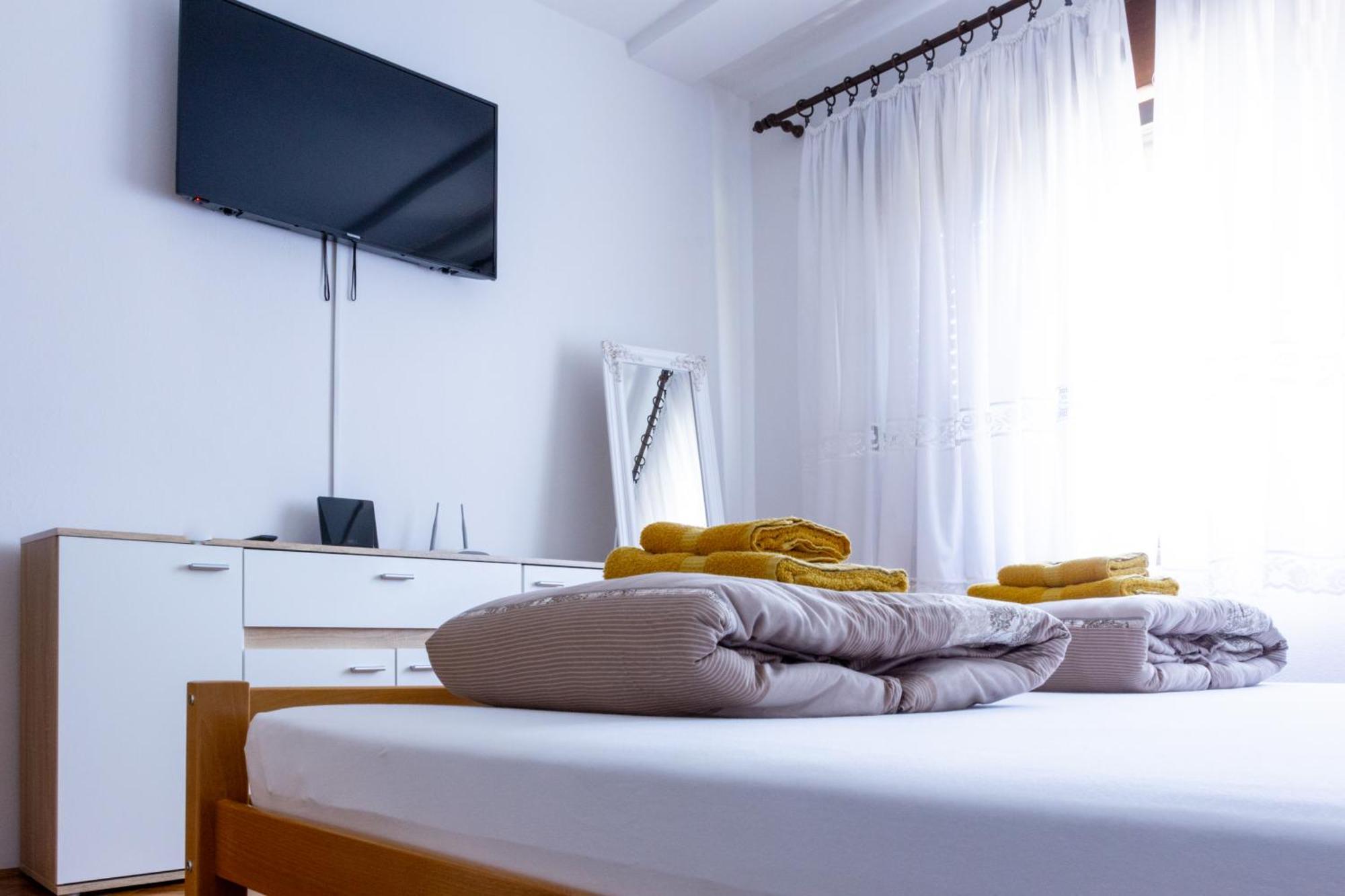 Sea View Retreat With 170Mbps Wifi And Sunny Balcony Leilighet Kastav Eksteriør bilde