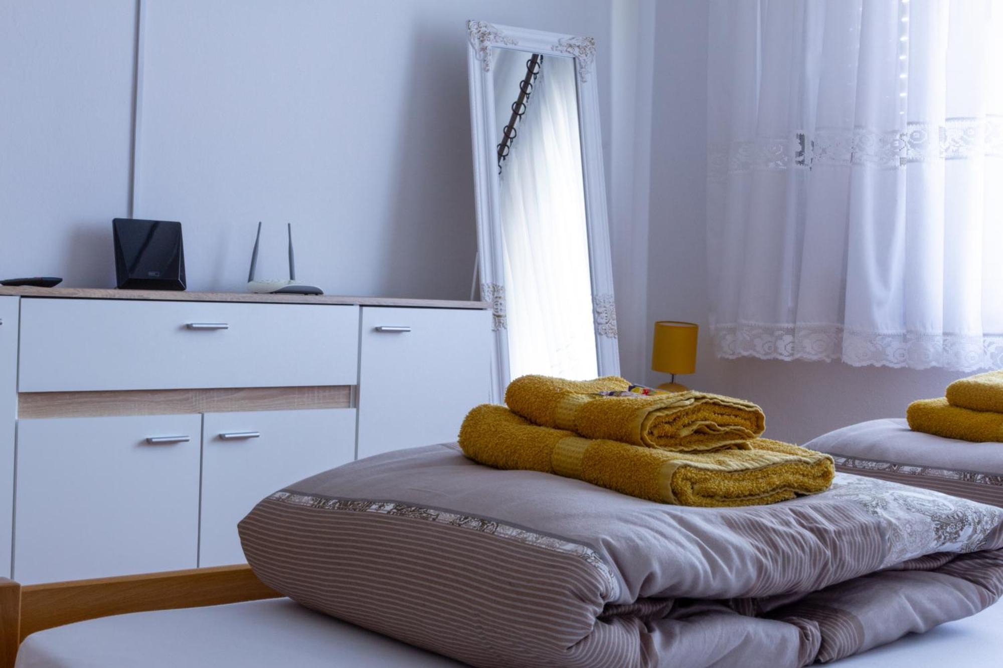 Sea View Retreat With 170Mbps Wifi And Sunny Balcony Leilighet Kastav Eksteriør bilde