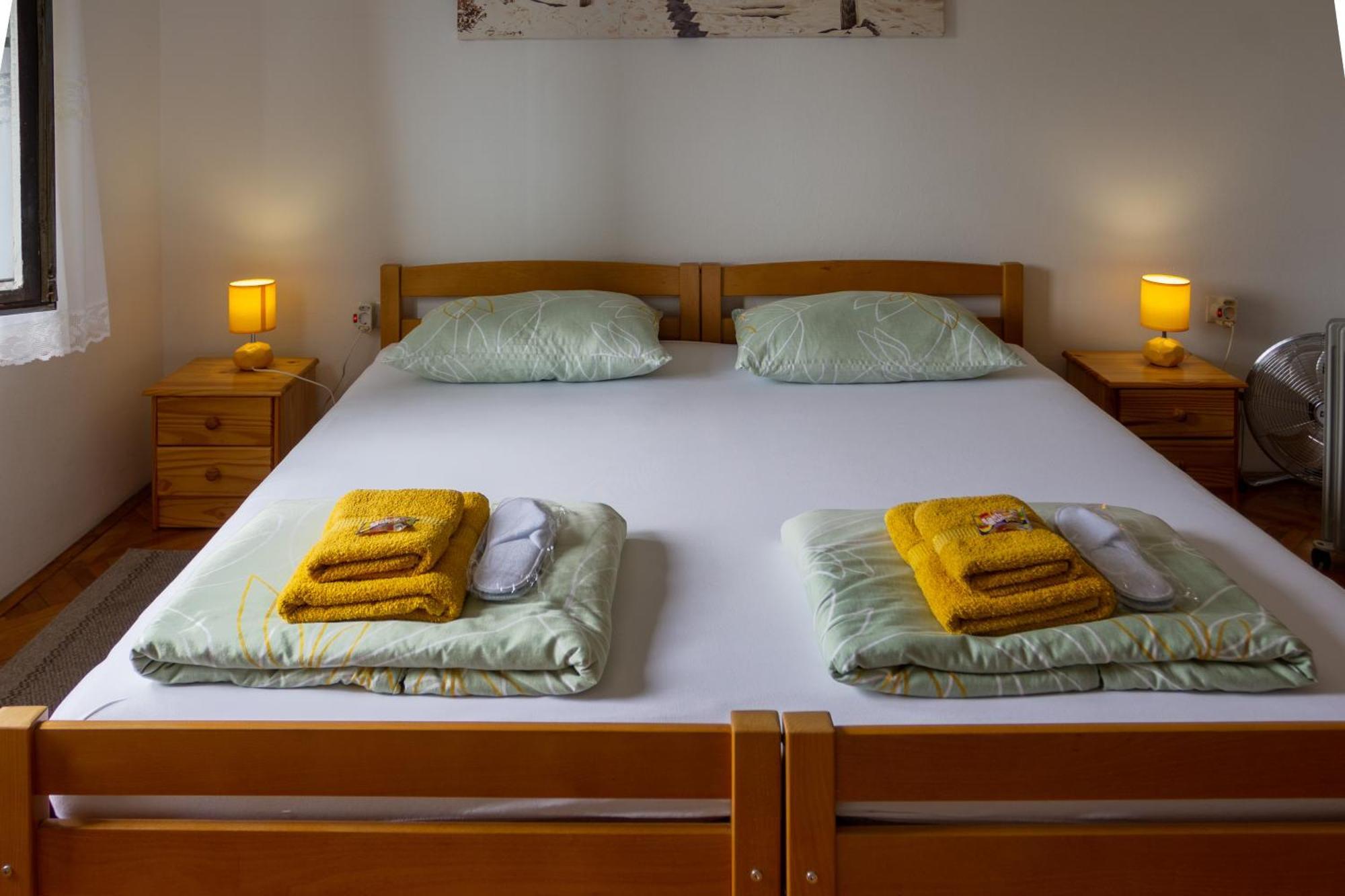 Sea View Retreat With 170Mbps Wifi And Sunny Balcony Leilighet Kastav Eksteriør bilde