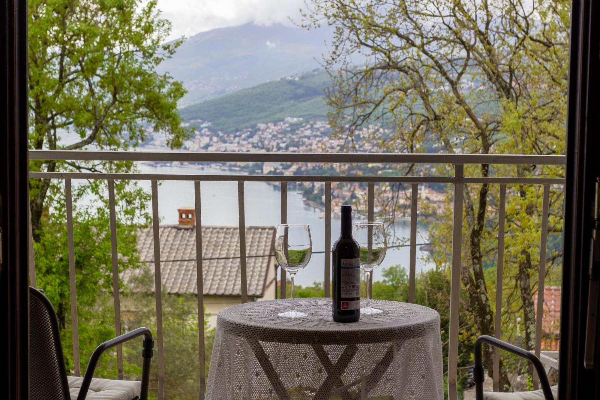 Sea View Retreat With 170Mbps Wifi And Sunny Balcony Leilighet Kastav Eksteriør bilde